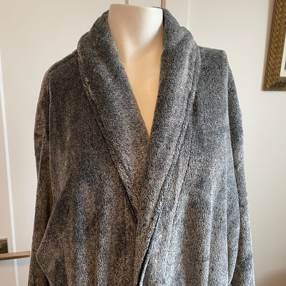 Daniel Buchler Shawl Collar Plush Tie Waist Polyester Robe Charcoal L/XL NWT - Picture 3 of 16